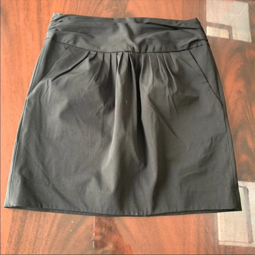 Banana Republic black skirt with pockets